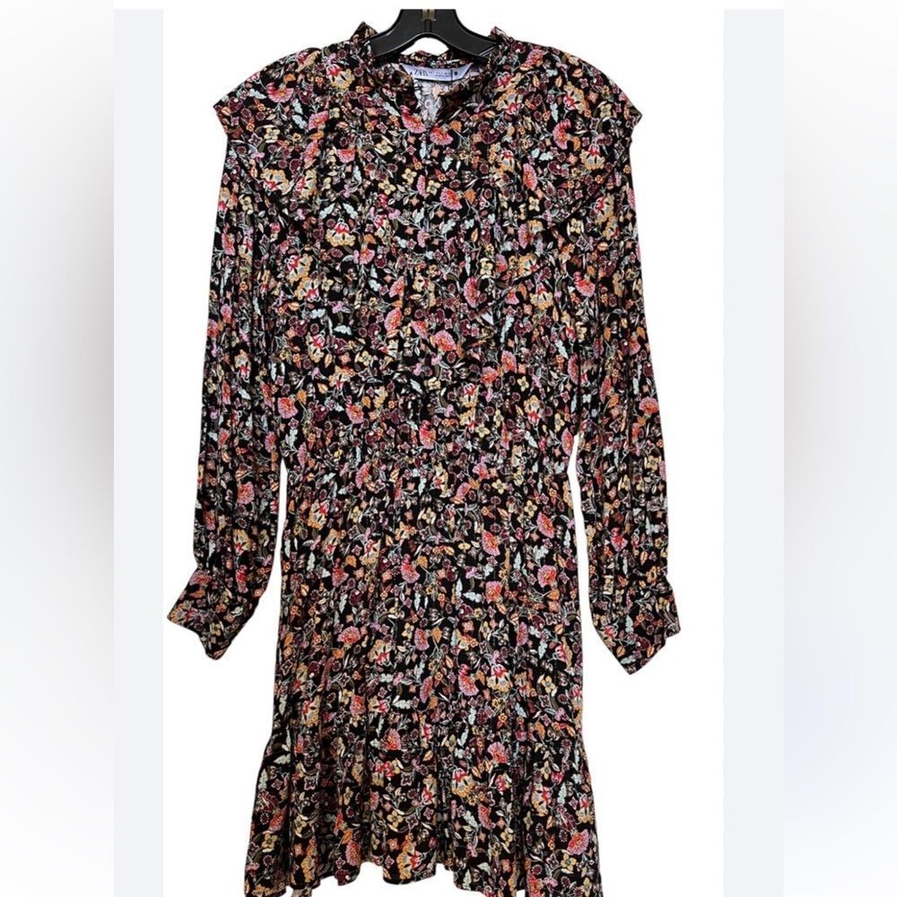 Zara Floral Short Dress ruffles and covered buttons up the front Sz XS